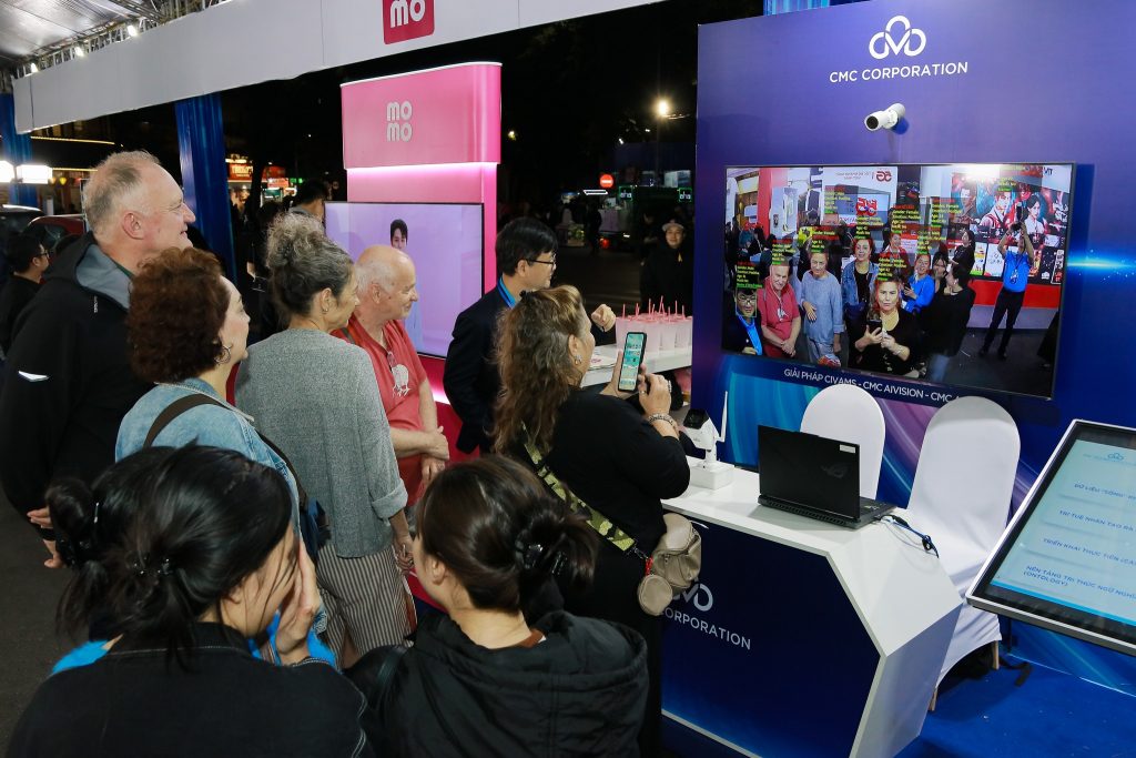 Giải pháp CMC AI VISION thu hút đông đảo khách tham quan