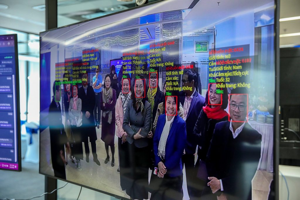 AI Camera nhận diện khuôn mặt